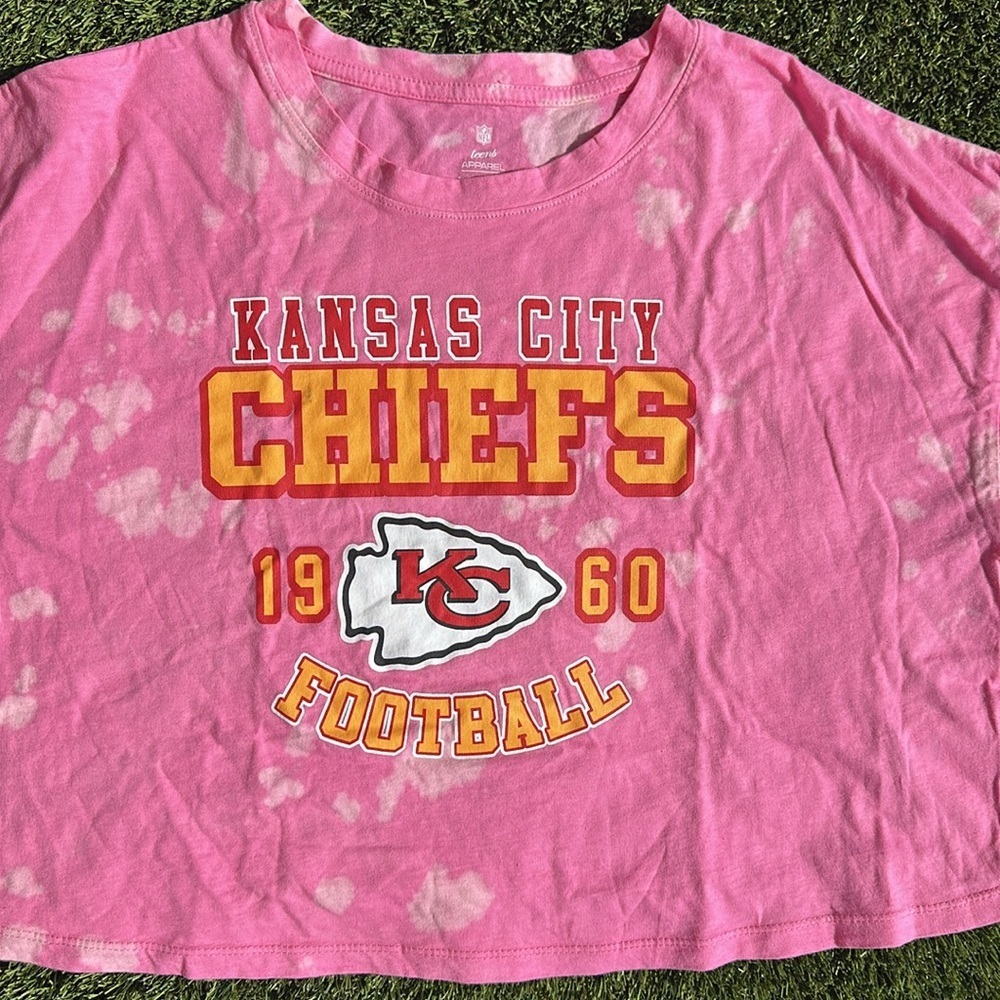 NFL Pink Kansas City Chiefs Short Sleeve Tee Teen Size 11/13 Laege - Picture 2 of 7